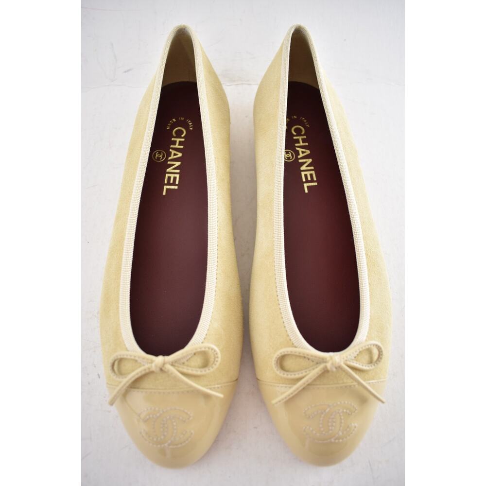 Chanel 26A Beige Suede Patent Leather CC Logo Bow Tie Ballet Ballerina Flat 38 - Picture 13 of 16
